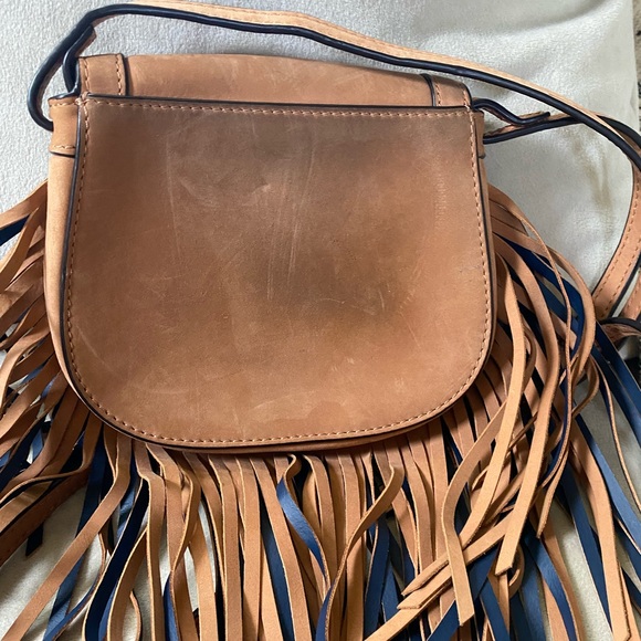 Tory Burch Lilium Embroidered Saddle Bag - Picture 4 of 7